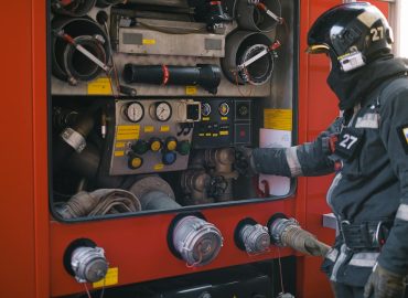 Panel fire pump Dhira Jaya Engineering, solusi pompa kebakaran efisien untuk instalasi industri